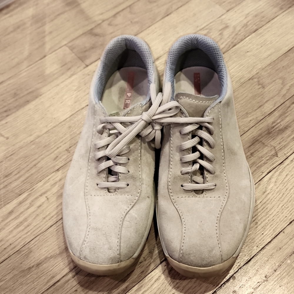 Mens 6.5 Prada Suede Tan shoe E0702 non smoking no box pre owned